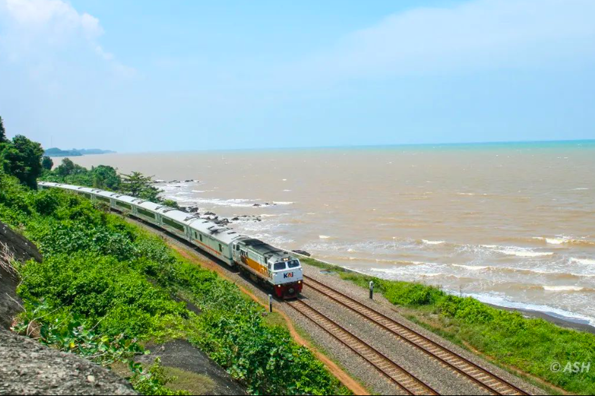“Jelajah Jalur Wisata Baru: Jalur Kereta Api Pantai Selatan Resmi Dibuka, Hadirkan Pemandangan Eksotis Laut Jawa”