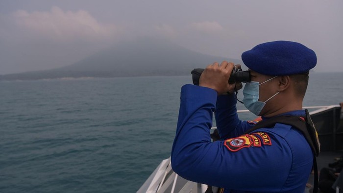 Polisi Pastikan Pelampung dan Helm Temuan Tim SAR Bukan Milik 5 Jurnalis Hilang